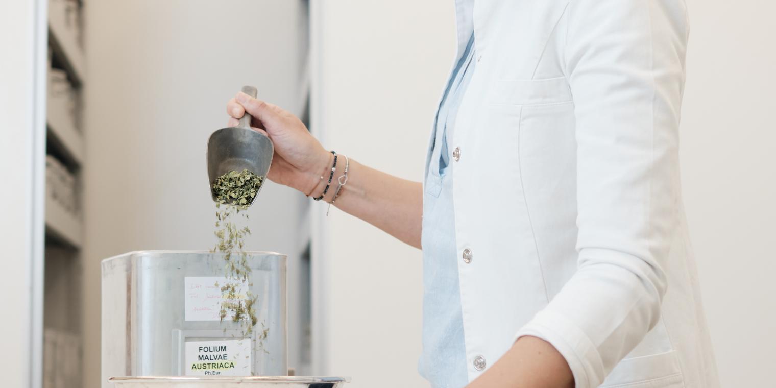 tauern-apotheke-by-wolfgang-lehner_xt25682