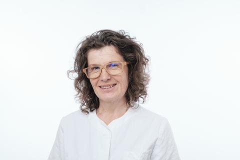 tauern-apotheke-by-wolfgang-lehner_xt25443